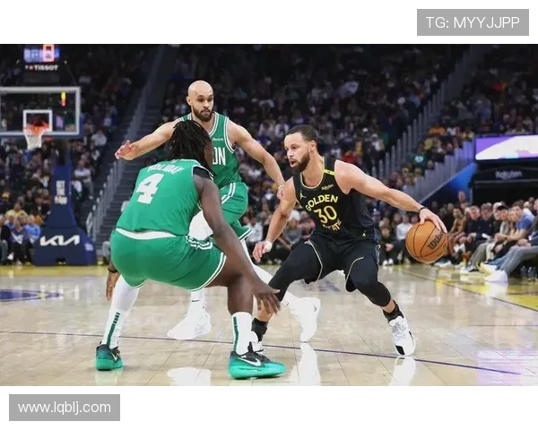 凯尔特人与猛龙激战加时赛双方拼尽全力争夺胜利