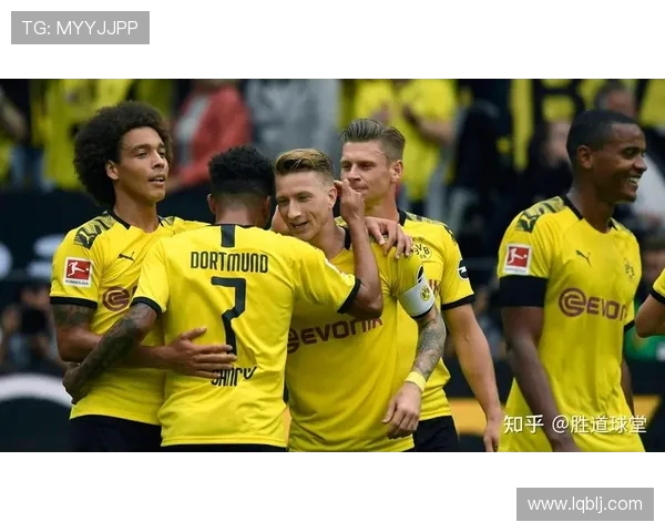 多特蒙德球迷暴力事件引发欧冠禁赛三场及罚款50万欧元的严厉处罚